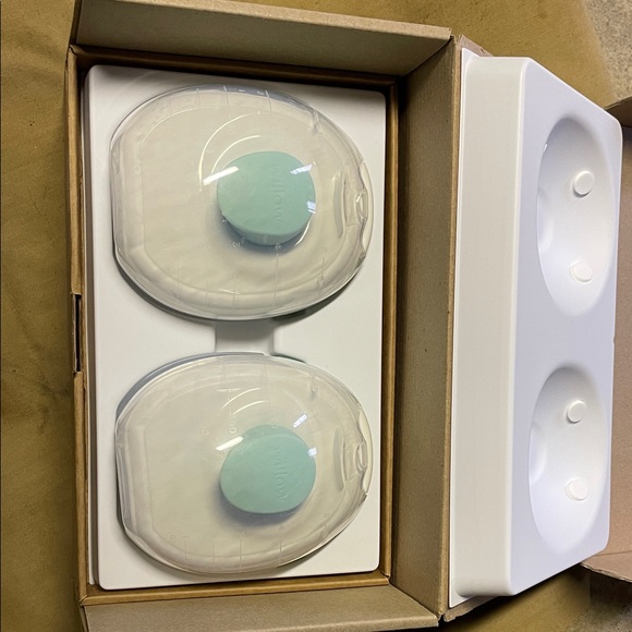 Wearable Breast Pump with Clear and Mint Design - Picture 1 of 13